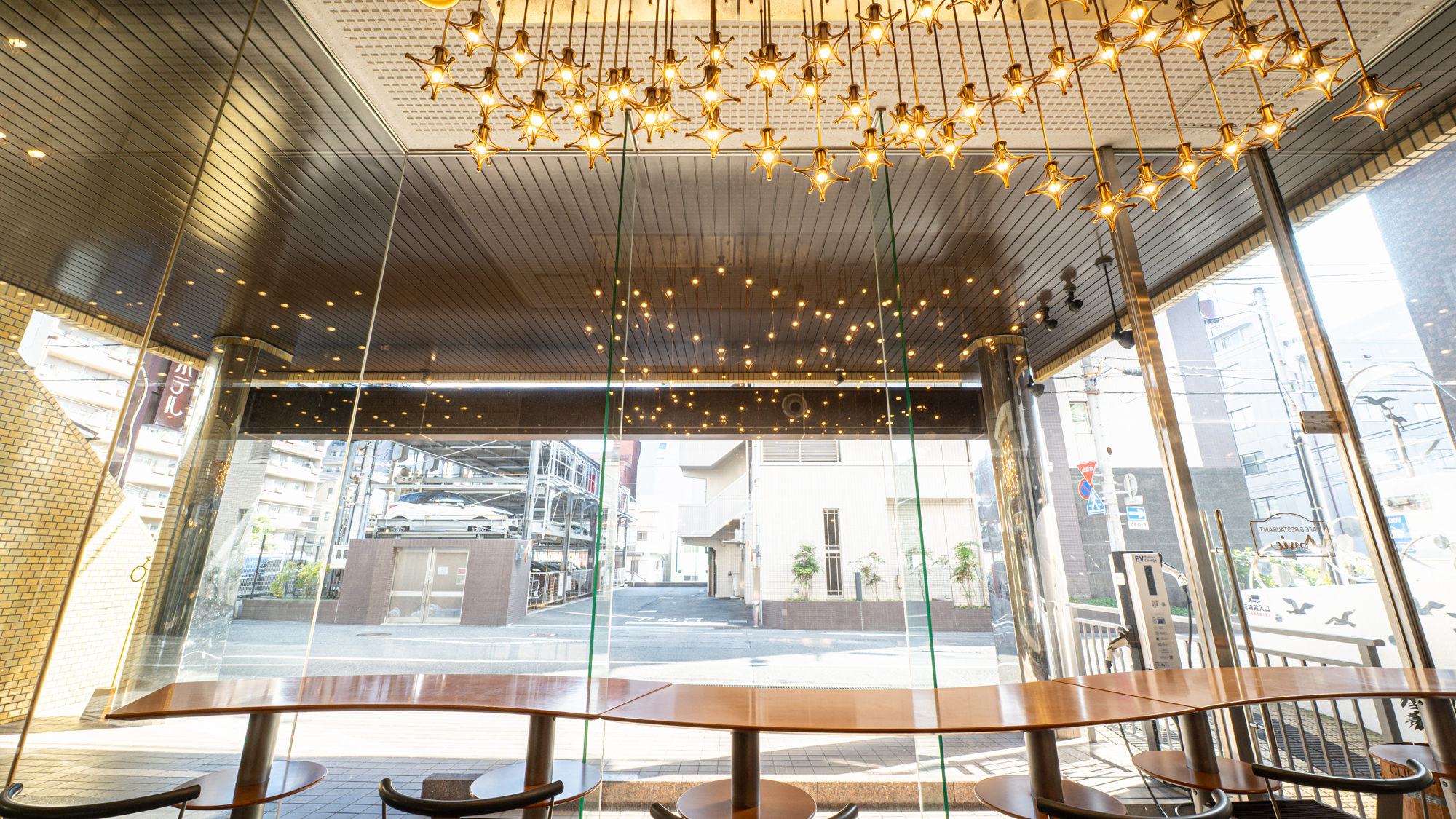 レストランはラウンジとしてもご利用可能です