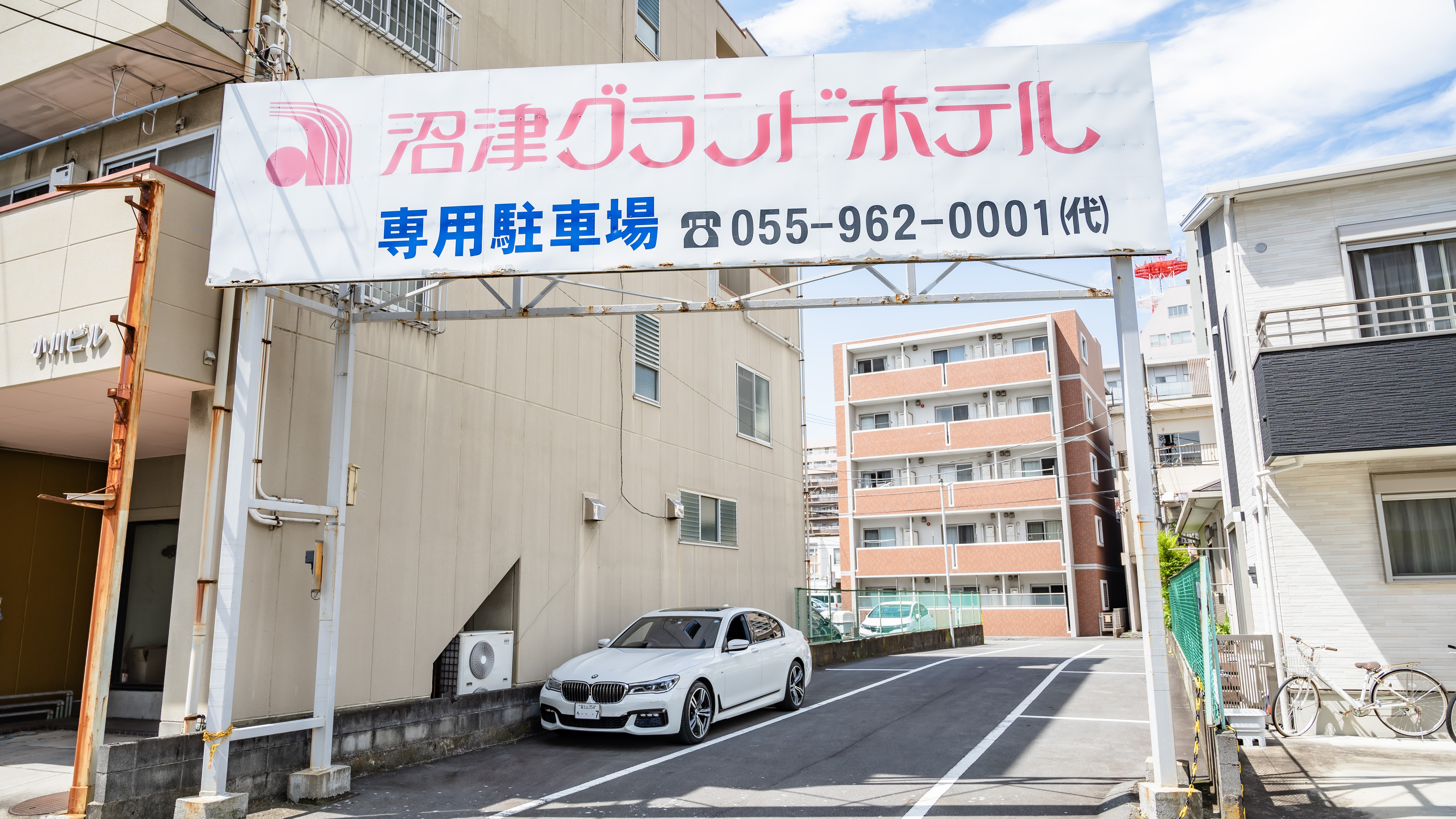 中型車以上用の駐車スペース