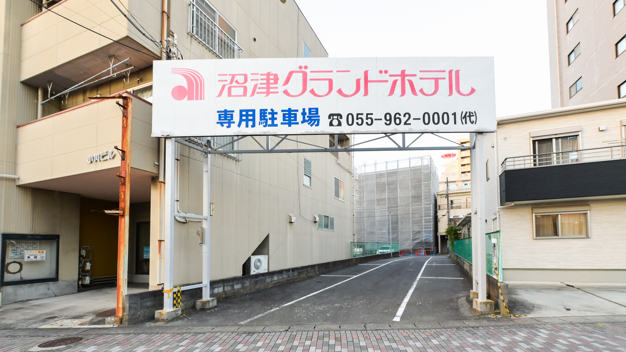 中型車以上用の駐車スペース