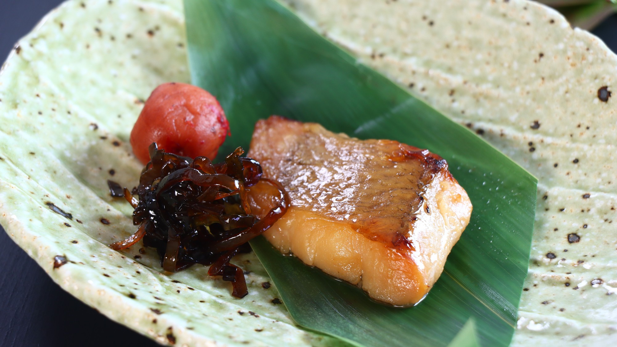 《朝食》自家製のごはんと味噌汁など全8～10品の和朝食をご用意します。 