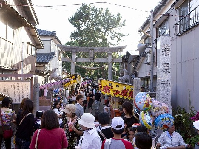 新潟市民にはおなじみの蒲原まつりは毎年6月末に開催