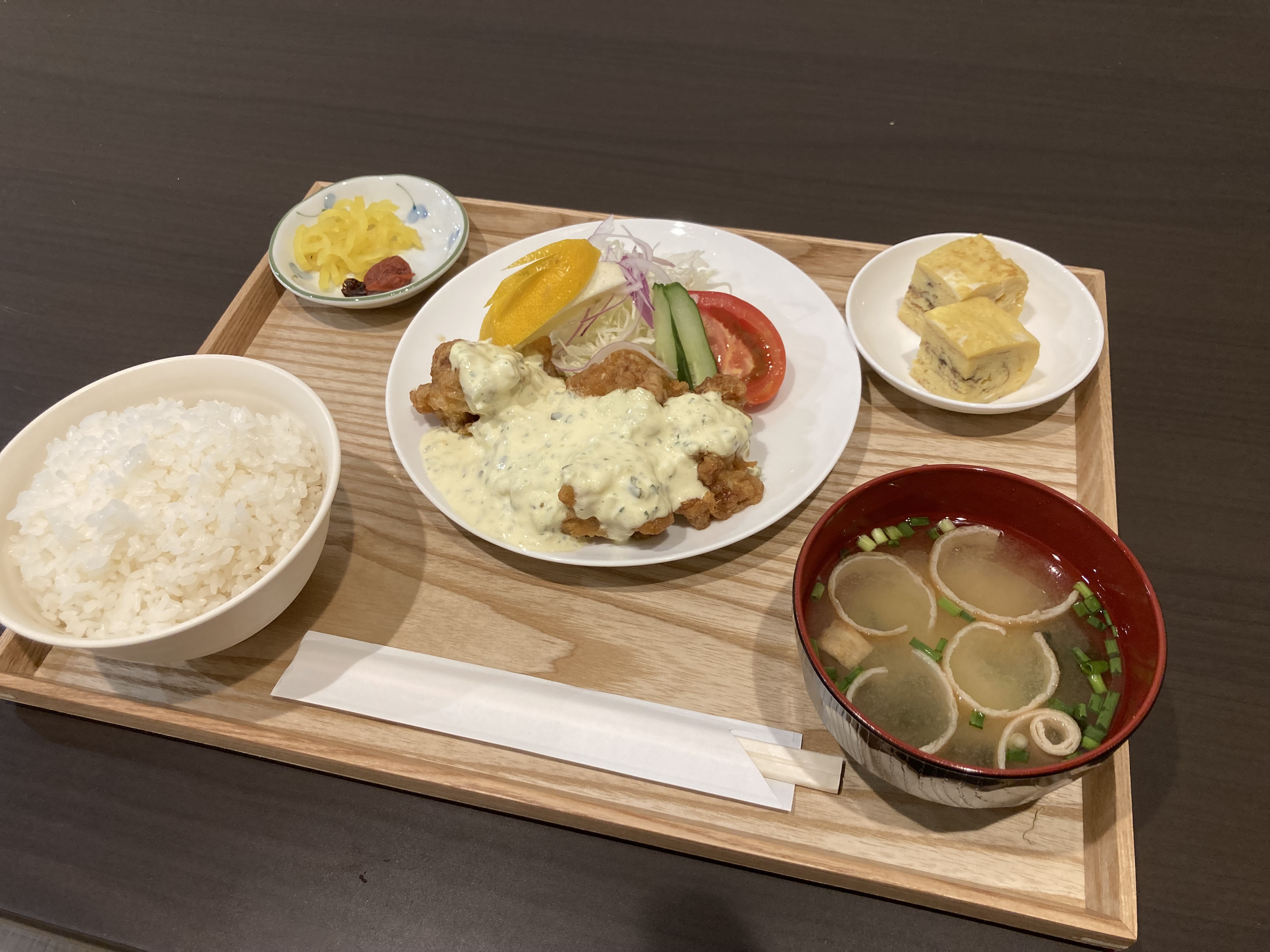 定食プラン一例（チキン南蛮定食）