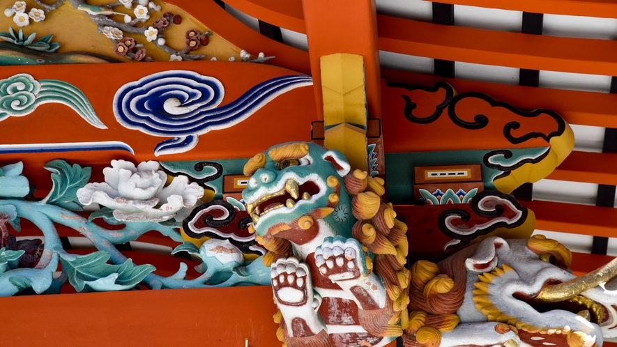 *【霧島神宮】色彩豊かな美しい細工を眺めるのも楽しみ方のひとつ。