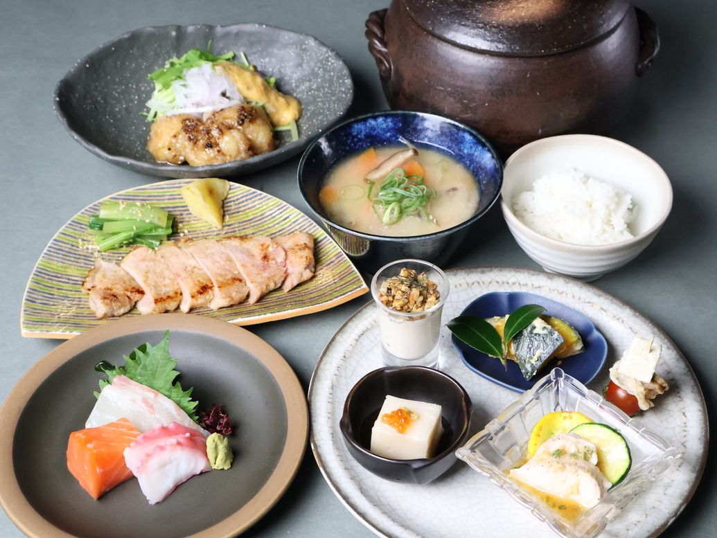 【350年の歴史ある酒蔵「玉乃光」のこだわりを堪能】「純米酒粕　玉乃光」ディナー付き（夕朝2食付き）