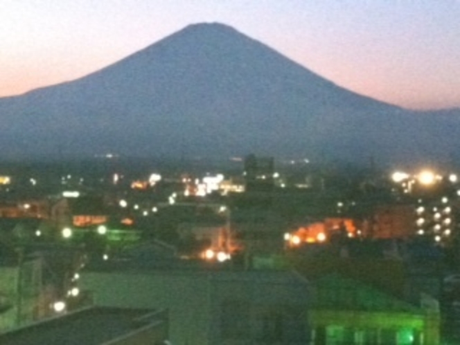 シルエット富士山