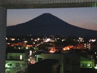 夕刻の富士山