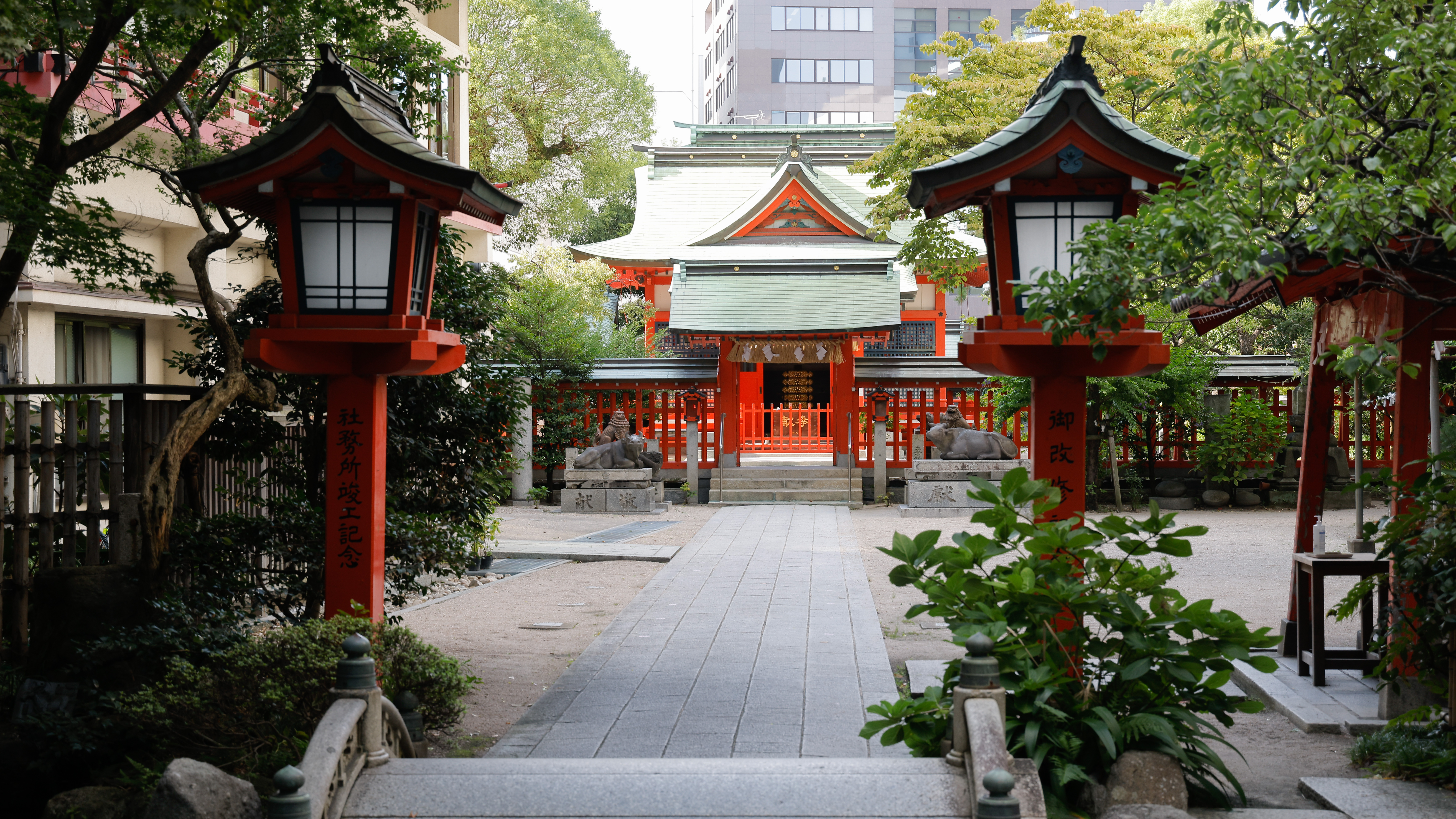 水鏡神社：菅原道真を祀る天神の由来となった神社。ホテルより徒歩8分