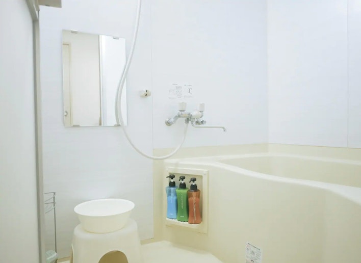 Shampoo, conditioner and shower gel. シャンプー、コンディショナ