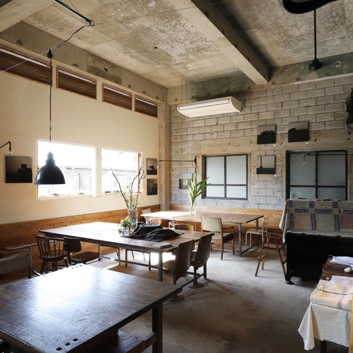 徒歩30秒の距離にあるカフェ『波羅蜜 -PARAMITA-』OPEN金〜月...