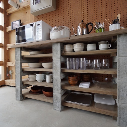 人数分の食器類が揃っています / The dishes for the number of...