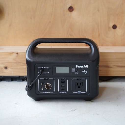 いざという時のために非常用電源もあります / An emergency power...