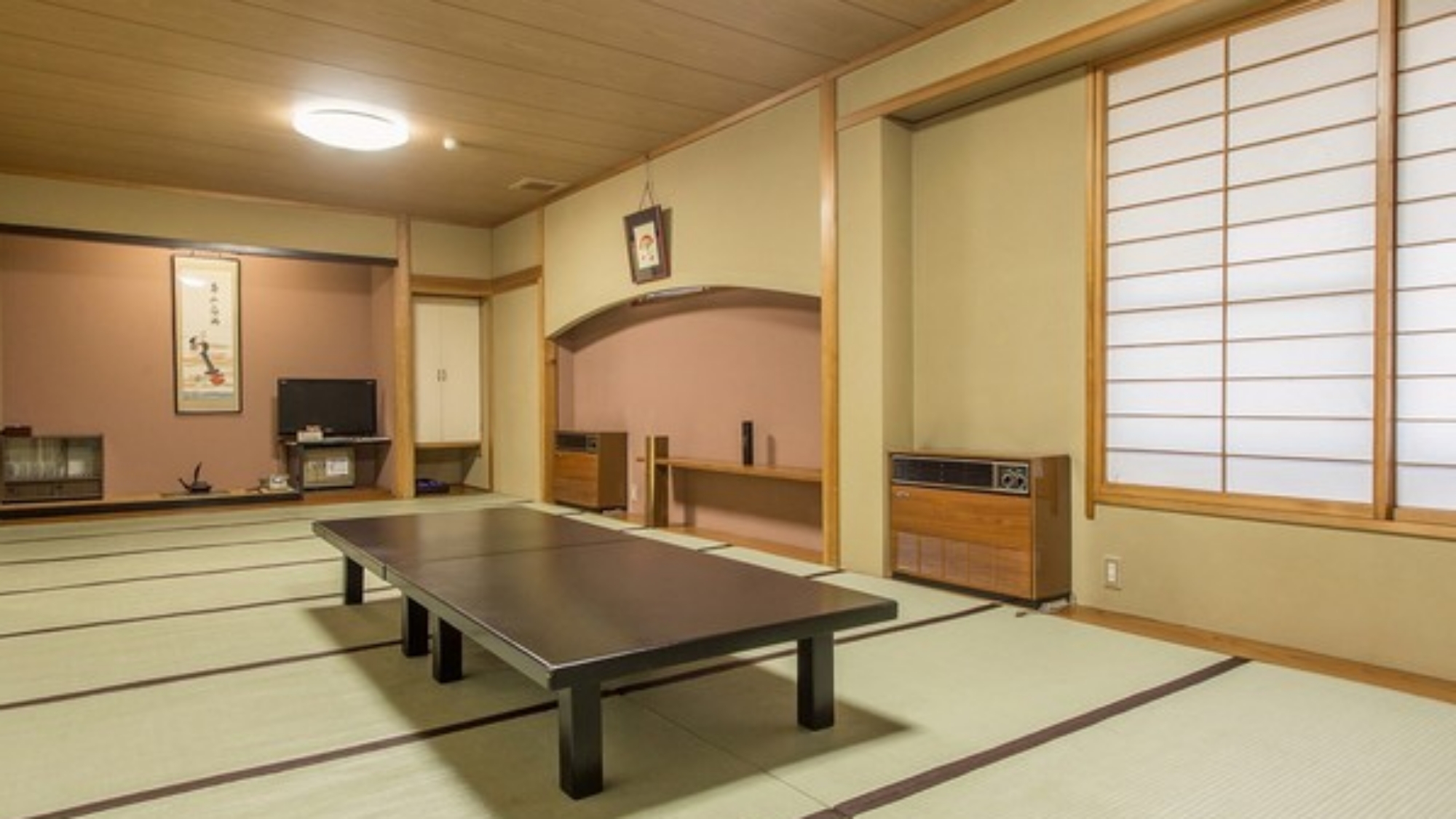 *【客室一例】和室18畳／広々とした和室で、グループやご家族と贅沢なひとときをお楽しみください。