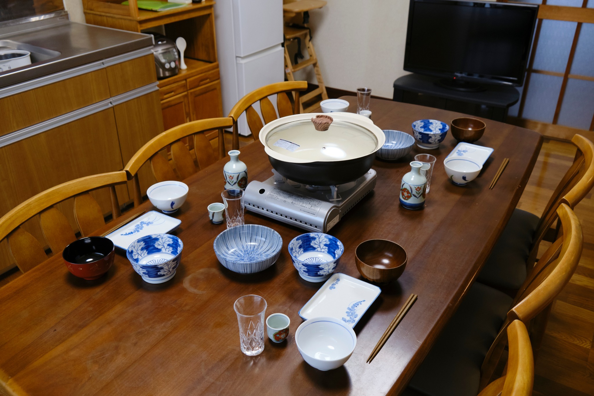 カセットコンロとお鍋を準備しております。カセットボンベはご自身でご準備ください。