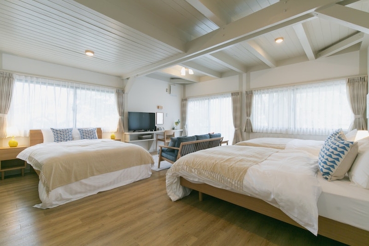 BED ROOM 1 (Double Bed×3)