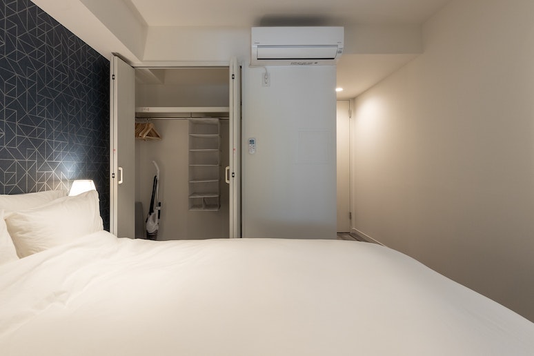 クローゼット付きのベッドルーム。Bed room with closet.