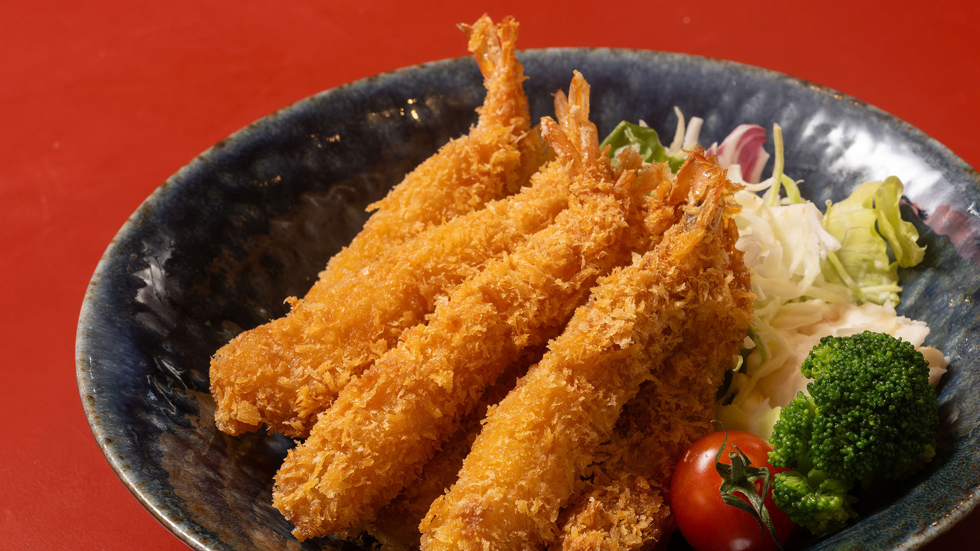朝食ビュッフェ｜エビフライ（日替わり）サクサクの衣に包まれた大きなエビフライをどうぞ　※イメージ