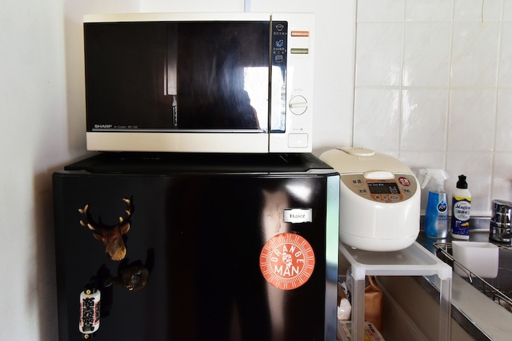 電子レンジ・炊飯器・冷蔵庫あります