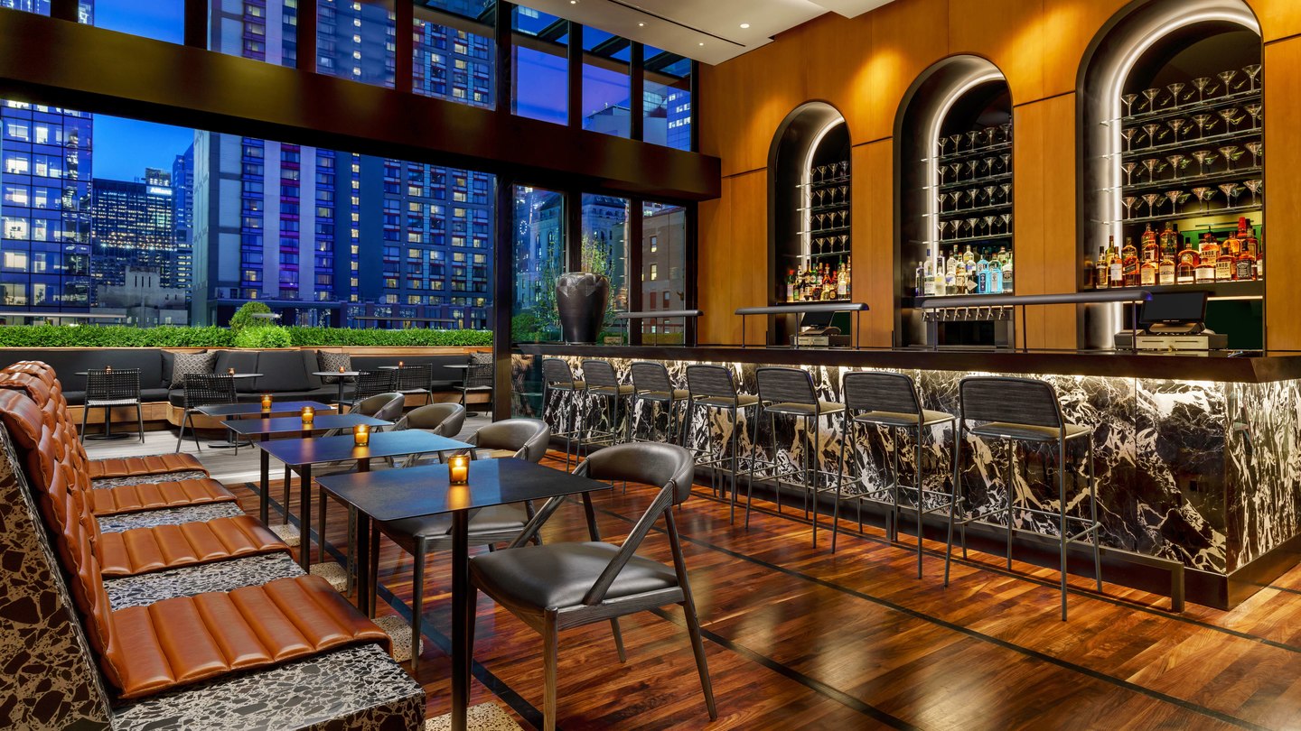 ルーフトップ「Castell Rooftop Lounge」