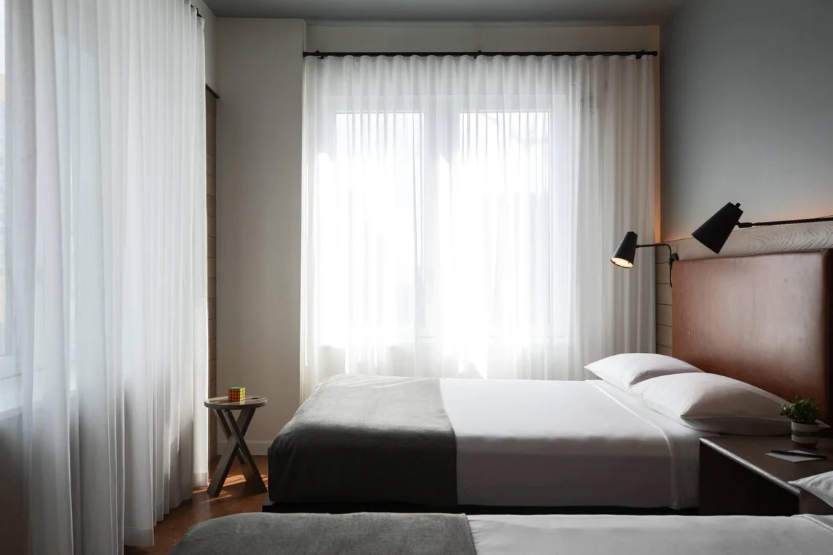 クイーンベッド2台