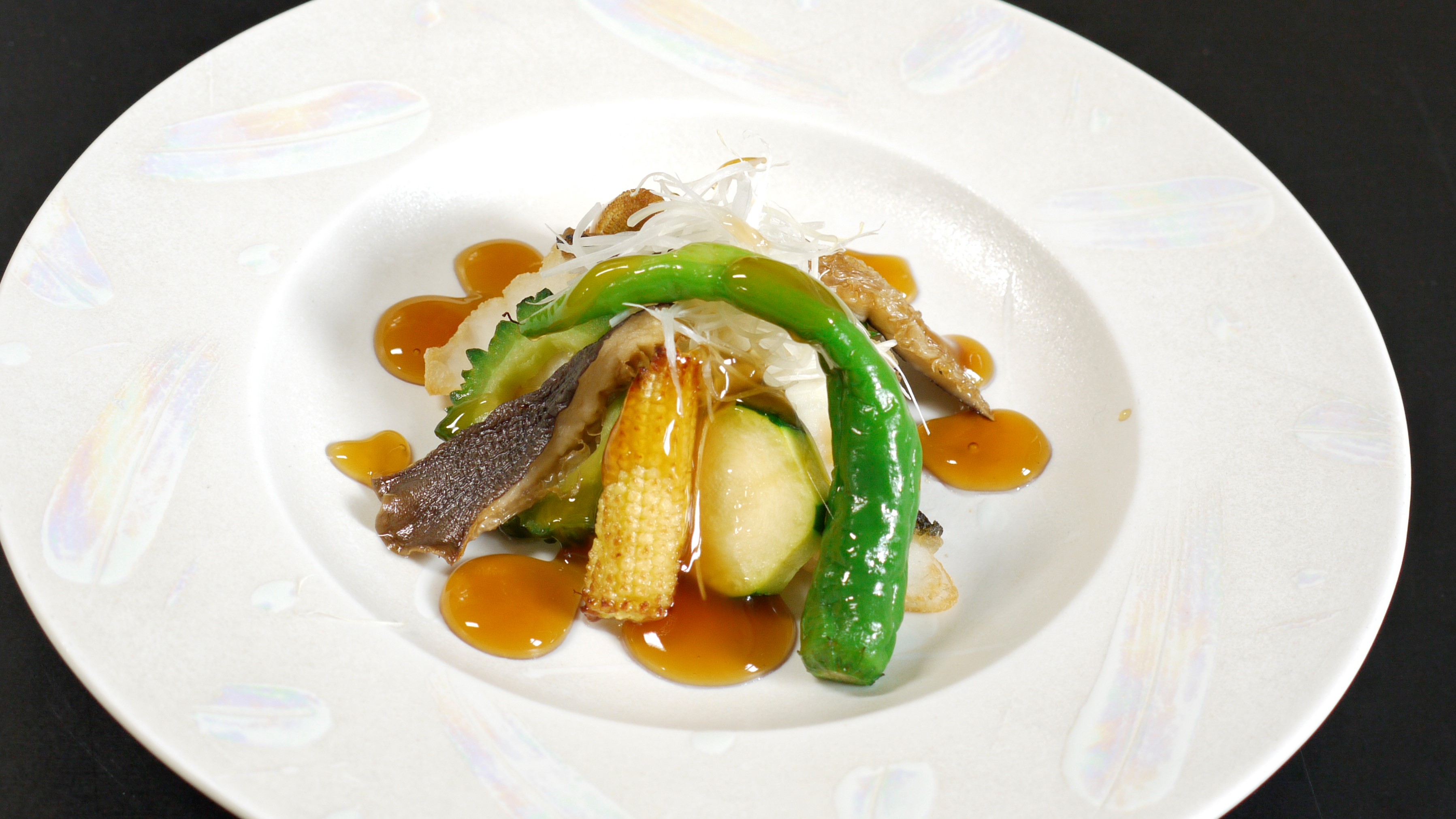 焼物：鱸と夏野菜甘酢餡掛け～四季旬彩会席［ 7月・8月 ］（イメージ)