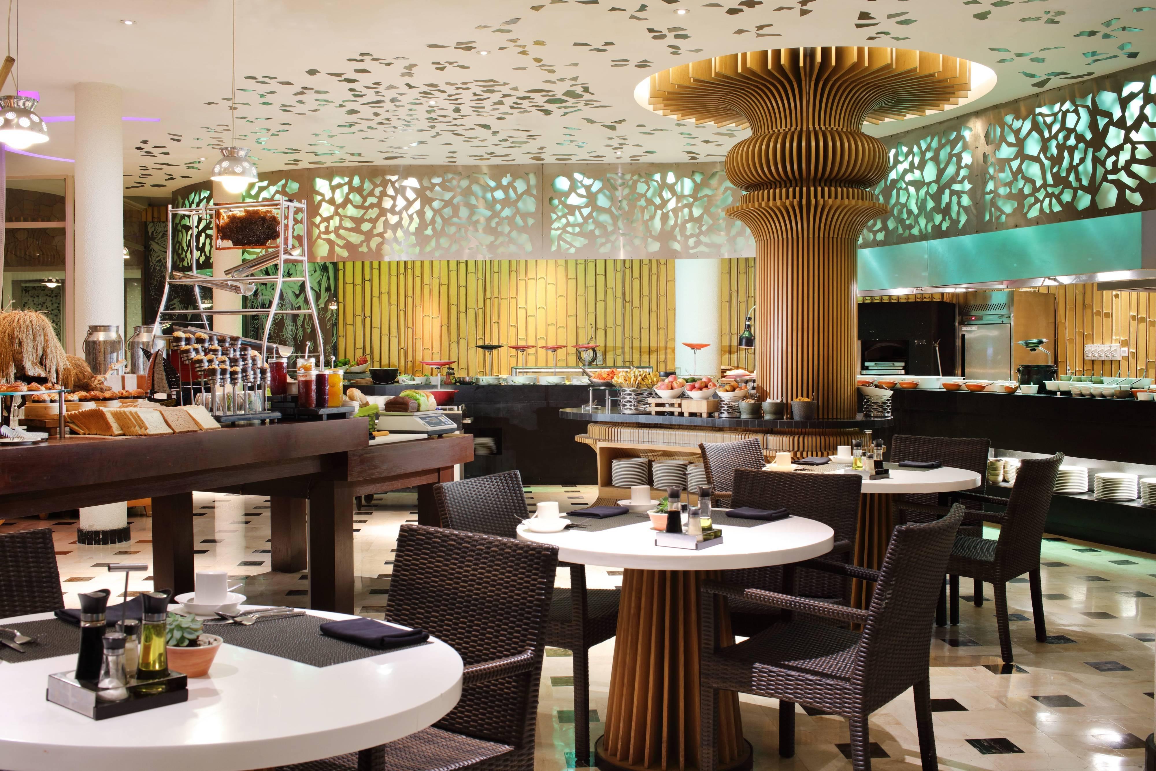 「バンブーシック」レストラン