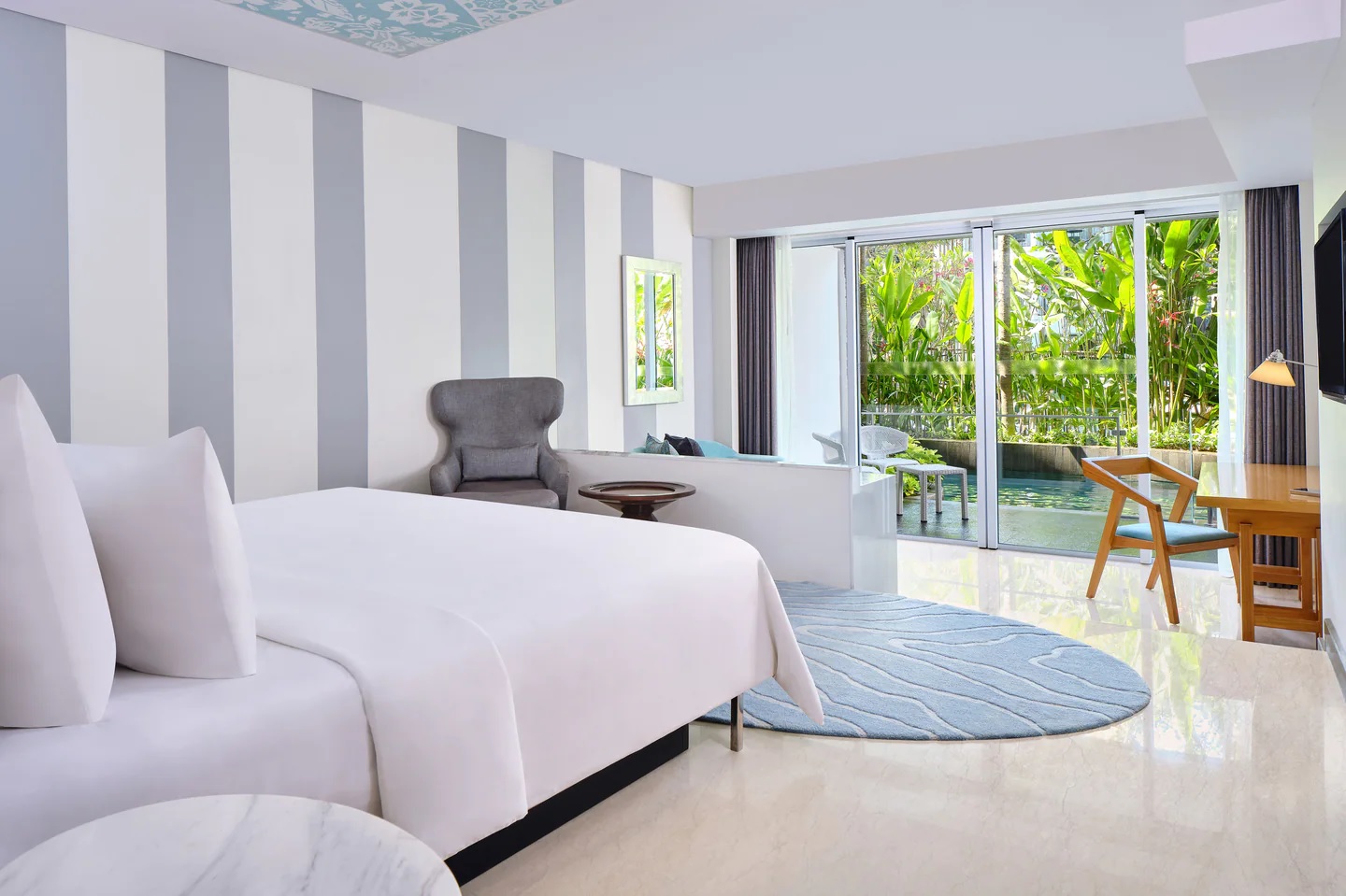 デラックス・ラージャーゲストルーム・ラグーンアクセス(62平米）＜キングベッド1台＞　一例