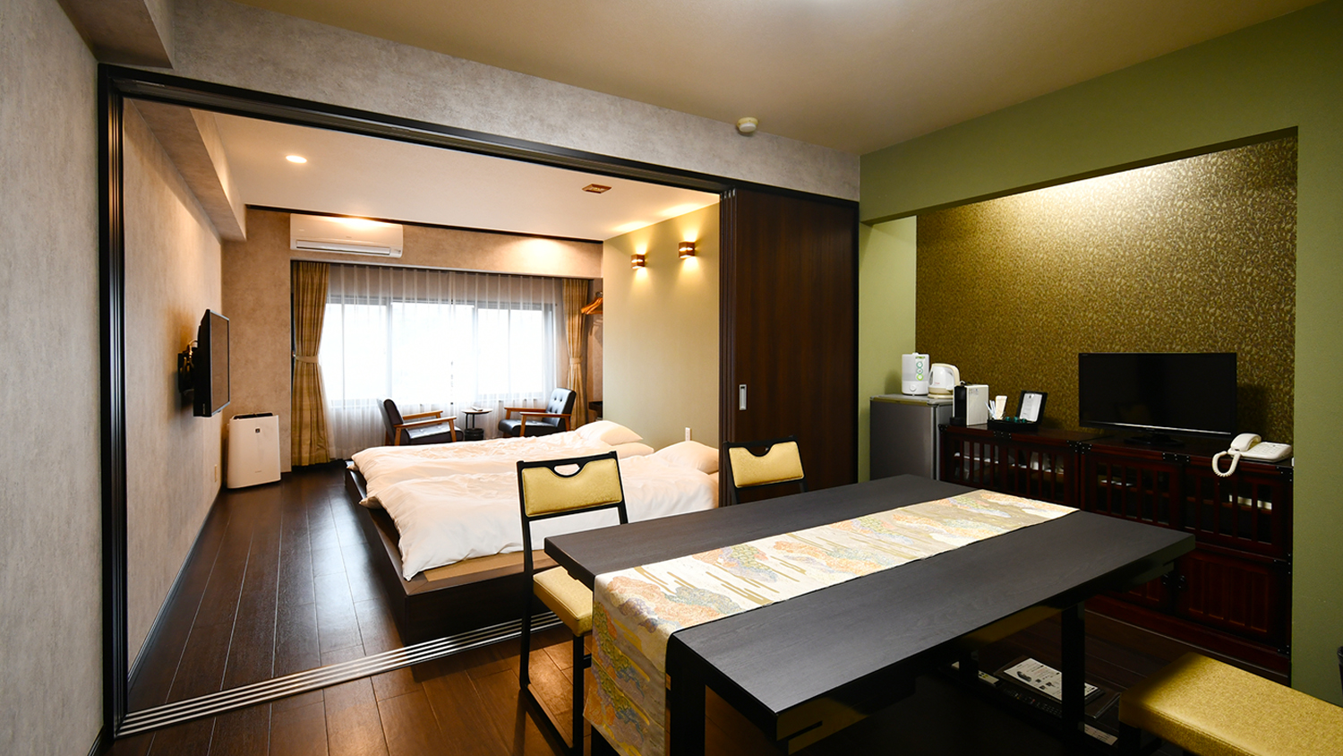 206【洋室ダイニング付き小上りベッドの和洋室】