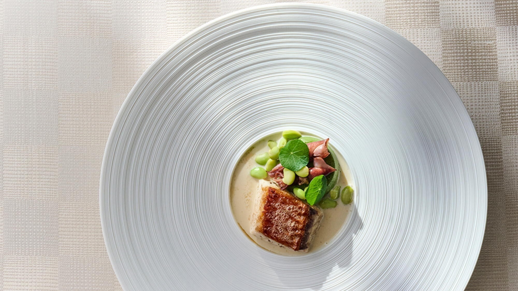 【期間限定／特典付／2連泊／夕食1回】開業7周年！五感を満たす至福のひととき／1夕・2朝食付