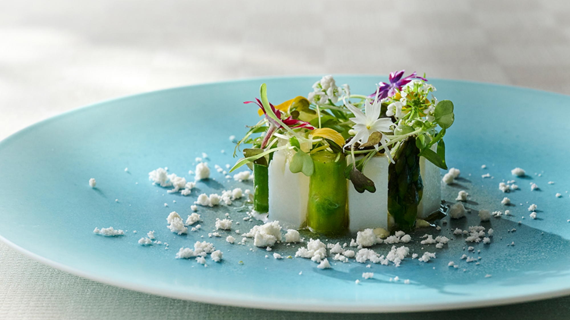 【期間限定／特典付／2連泊／夕食1回】開業7周年！五感を満たす至福のひととき／1夕・2朝食付