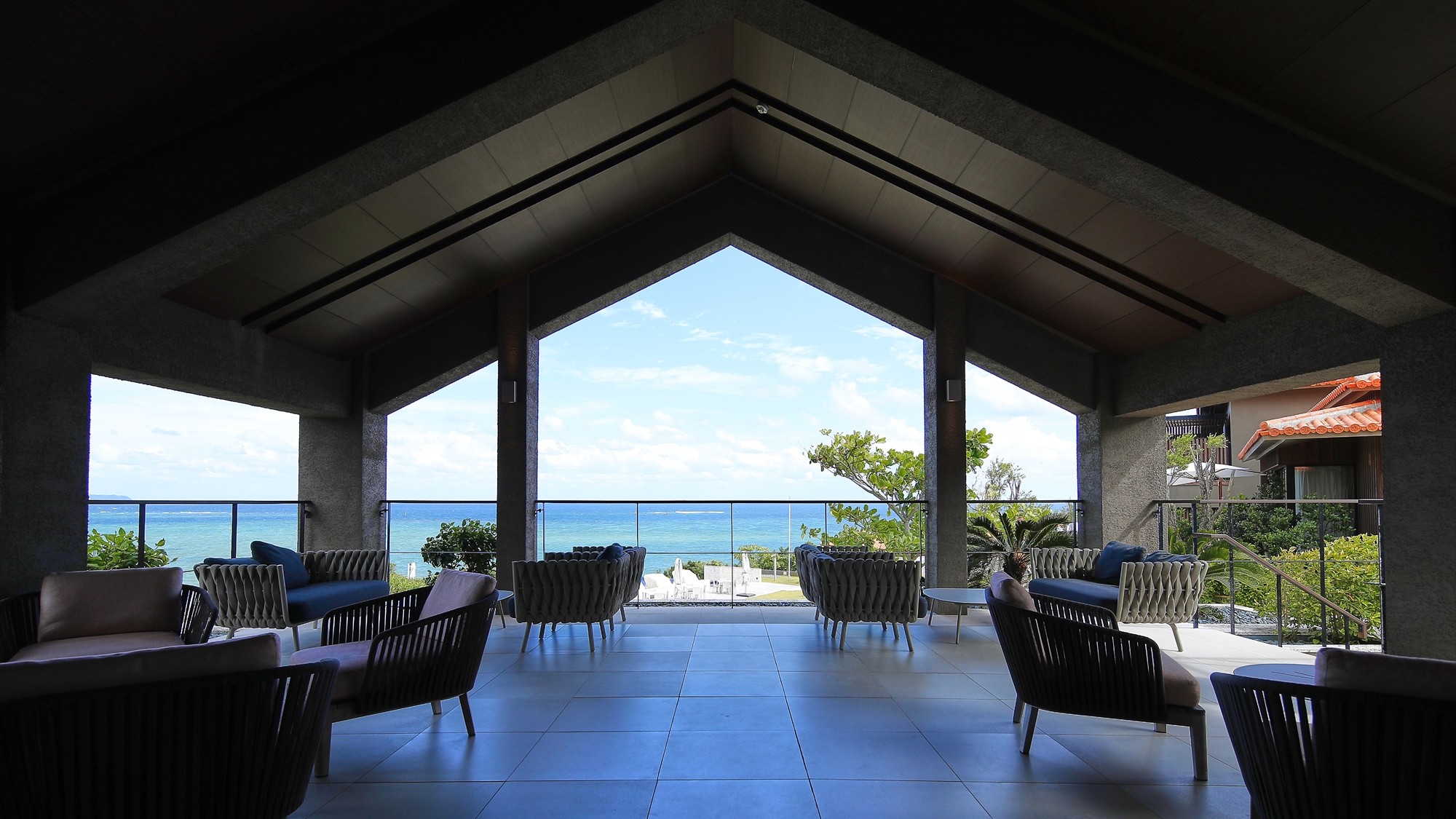 THE HIRAMATSU HOTELS&RESORTS 宜野座(ロビー・ラウンジ)