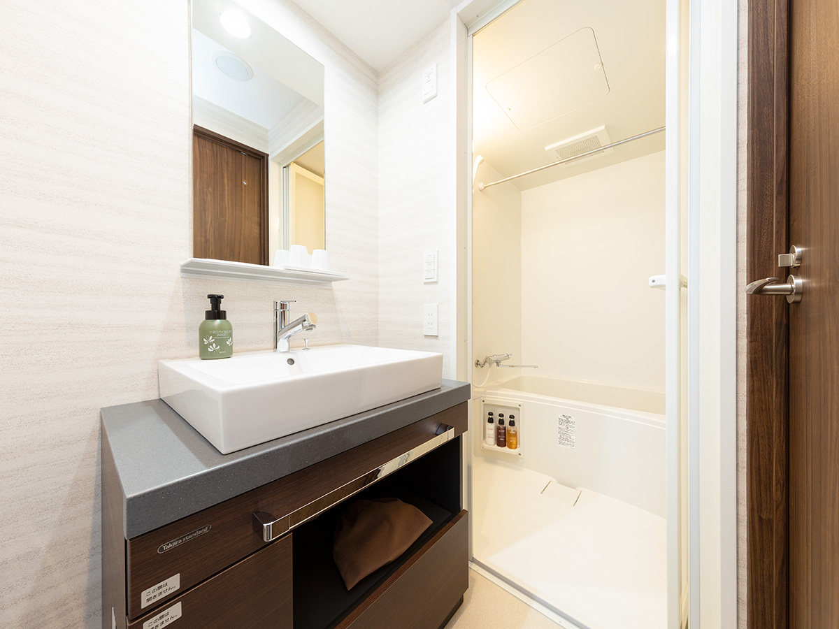 ツインルームはバス・トイレ別！洗い場スペースもありゆっくりご入浴いただけます
