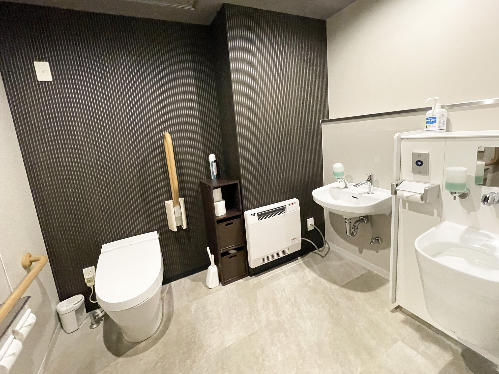 1F 共用トイレ