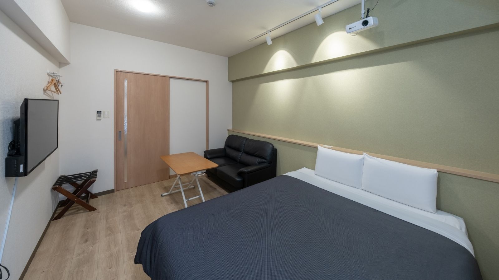 【ダブル/禁煙】WiFi・洗濯機・乾燥機完備（無料洗剤付き）