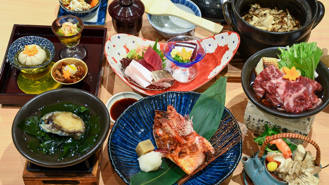 【秋の特選雅会席〇五大美味饗宴】牛すき焼き・人気高級魚「吉次」・あわび陶板・きのこ土瓶蒸し・舞茸ご飯
