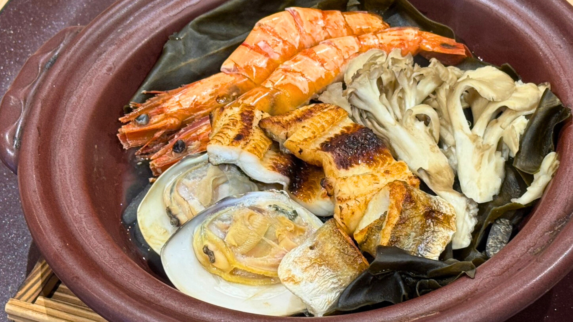 【春の海宝コース】はまぐり、穴子ほか春の素材を料理長特製海苔タレでご堪能ください。