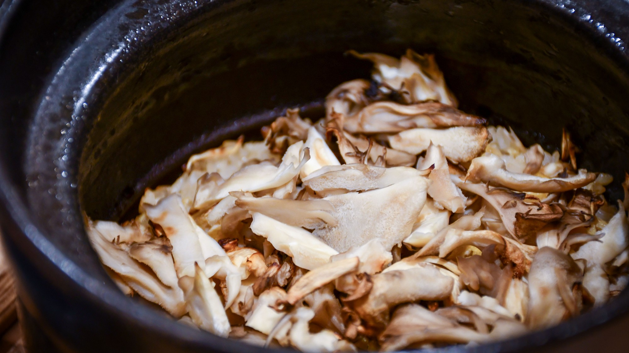 秋らしい香りが食欲をそそる舞茸ご飯
