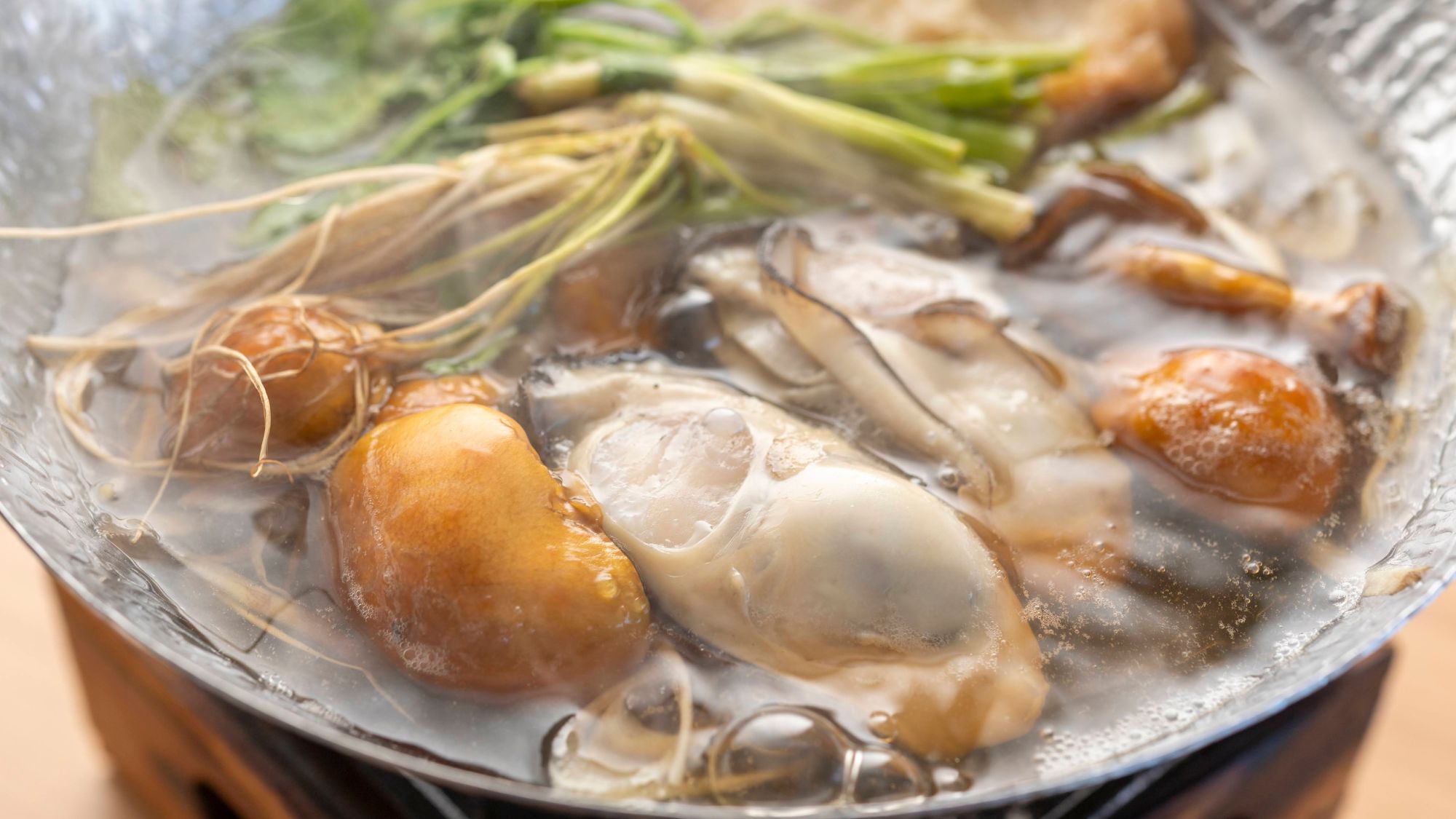 ガストロノミーお料理一例。香りを感じる「奥松島のせり鍋」～牡蠣と海苔雑炊仕立て～