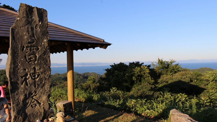 【大高森（展望台）】松島の形状を箱庭のように見られることから「壮観」ともいわれる。