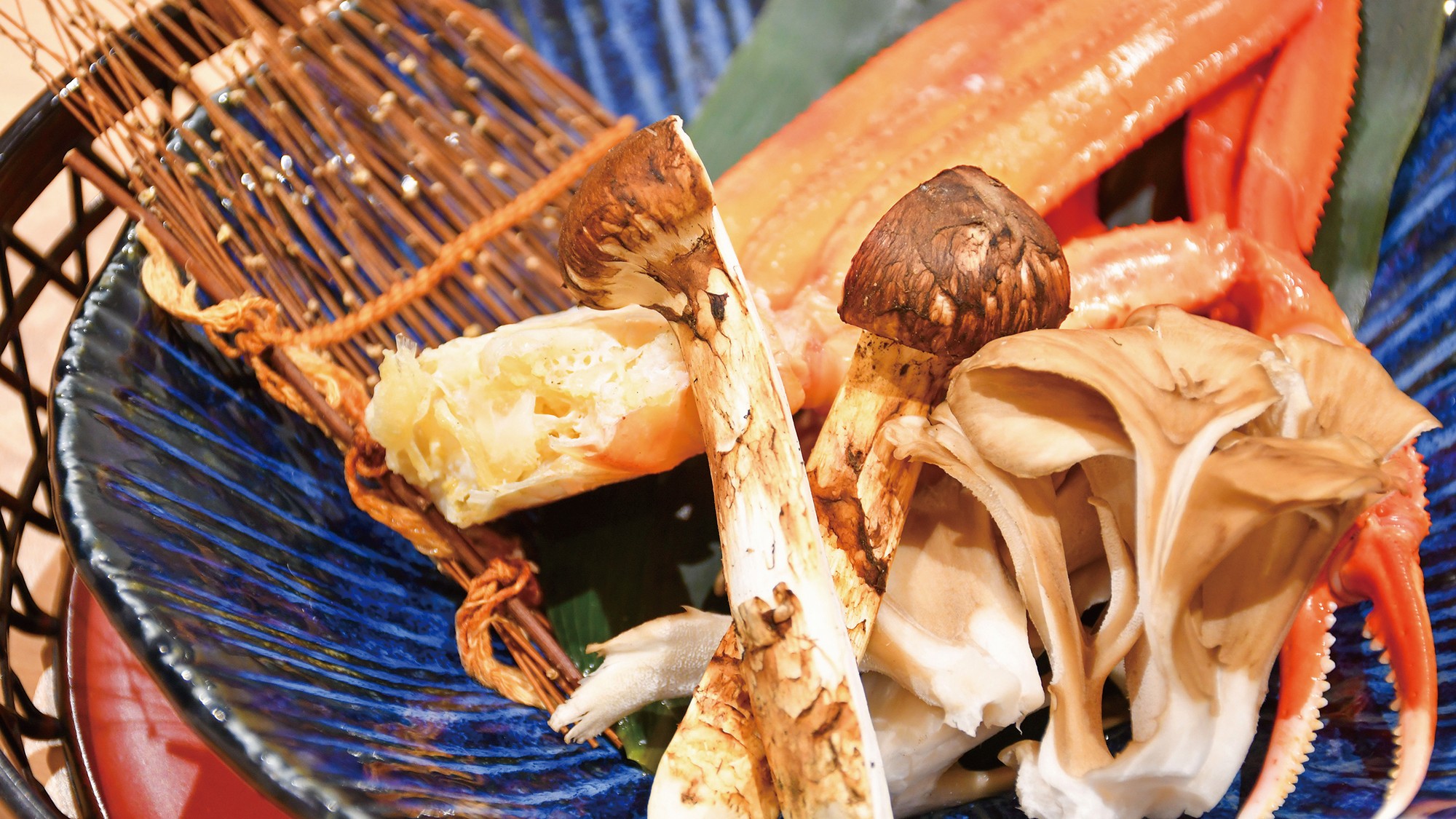 岩泉産の焼き松茸と日本海産の紅ズワイ蟹の饗宴