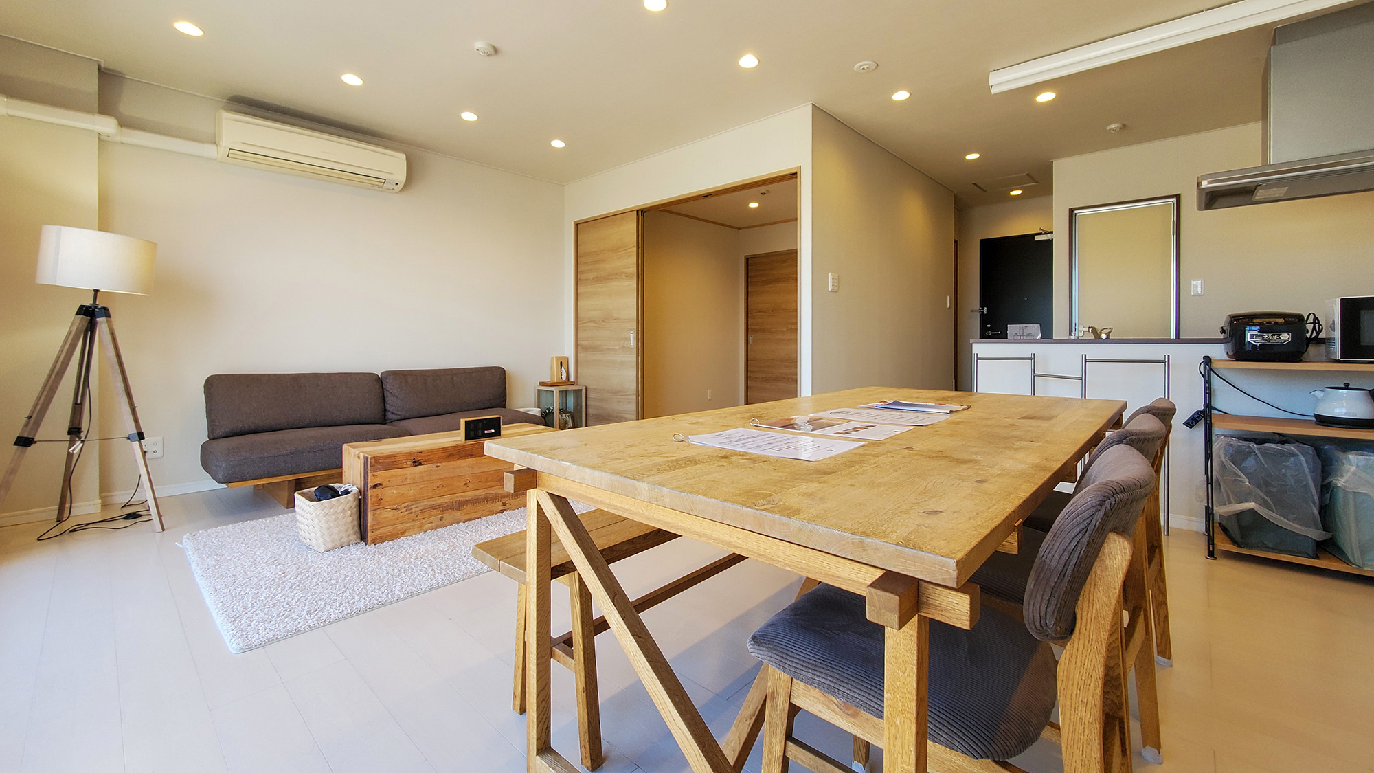 #Stay&Room_206コンドミニアムマイクロタイプ_リビング_ユニットバスルーム (5)