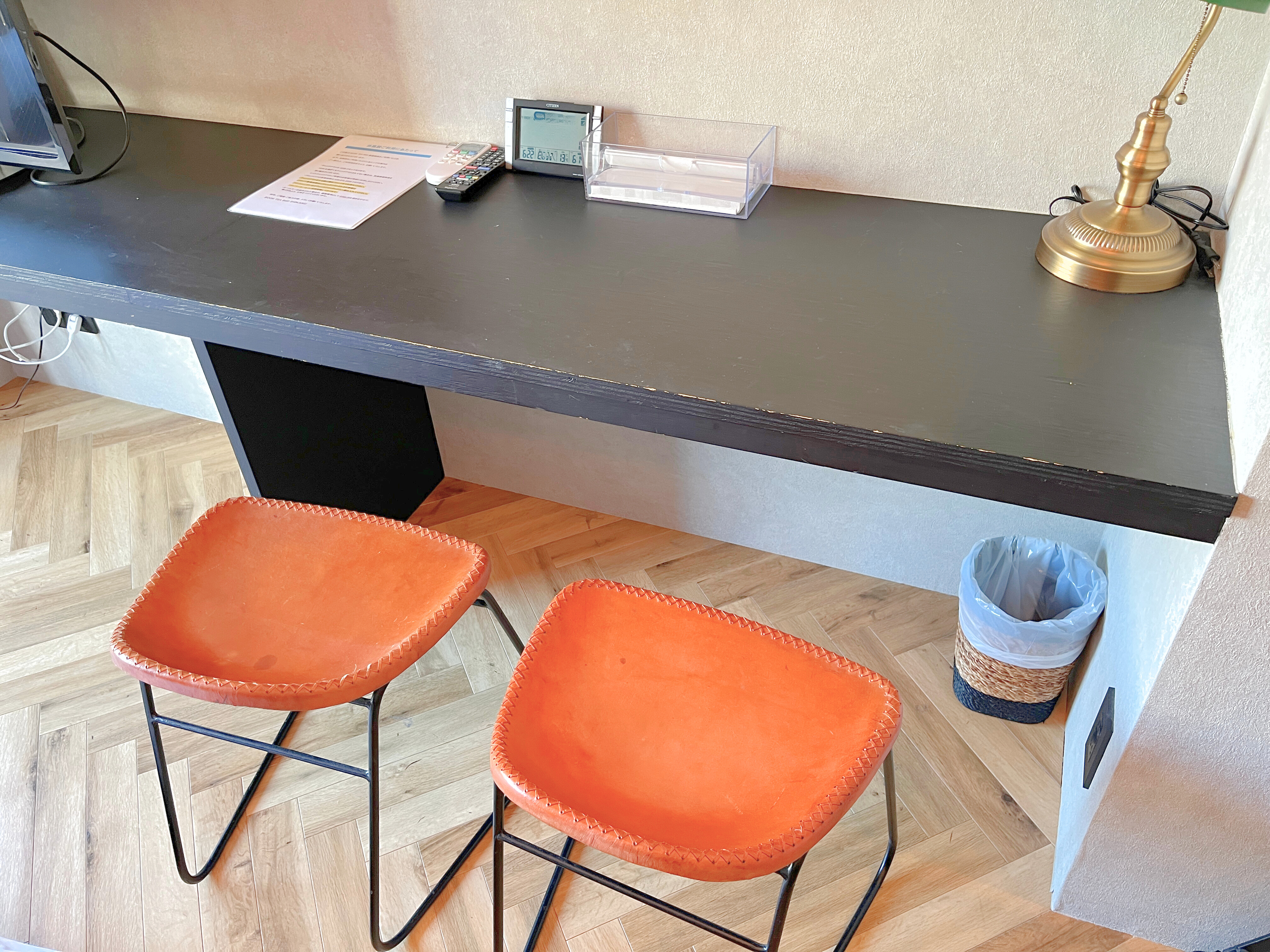 コンフォートルーム　机