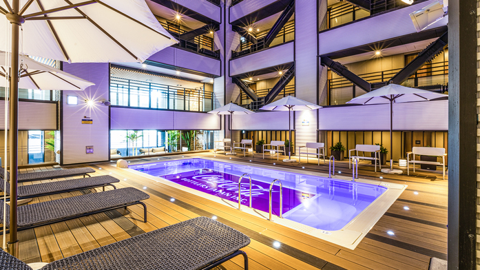 3階「コカ・コーラボトラーズジャパンプール」