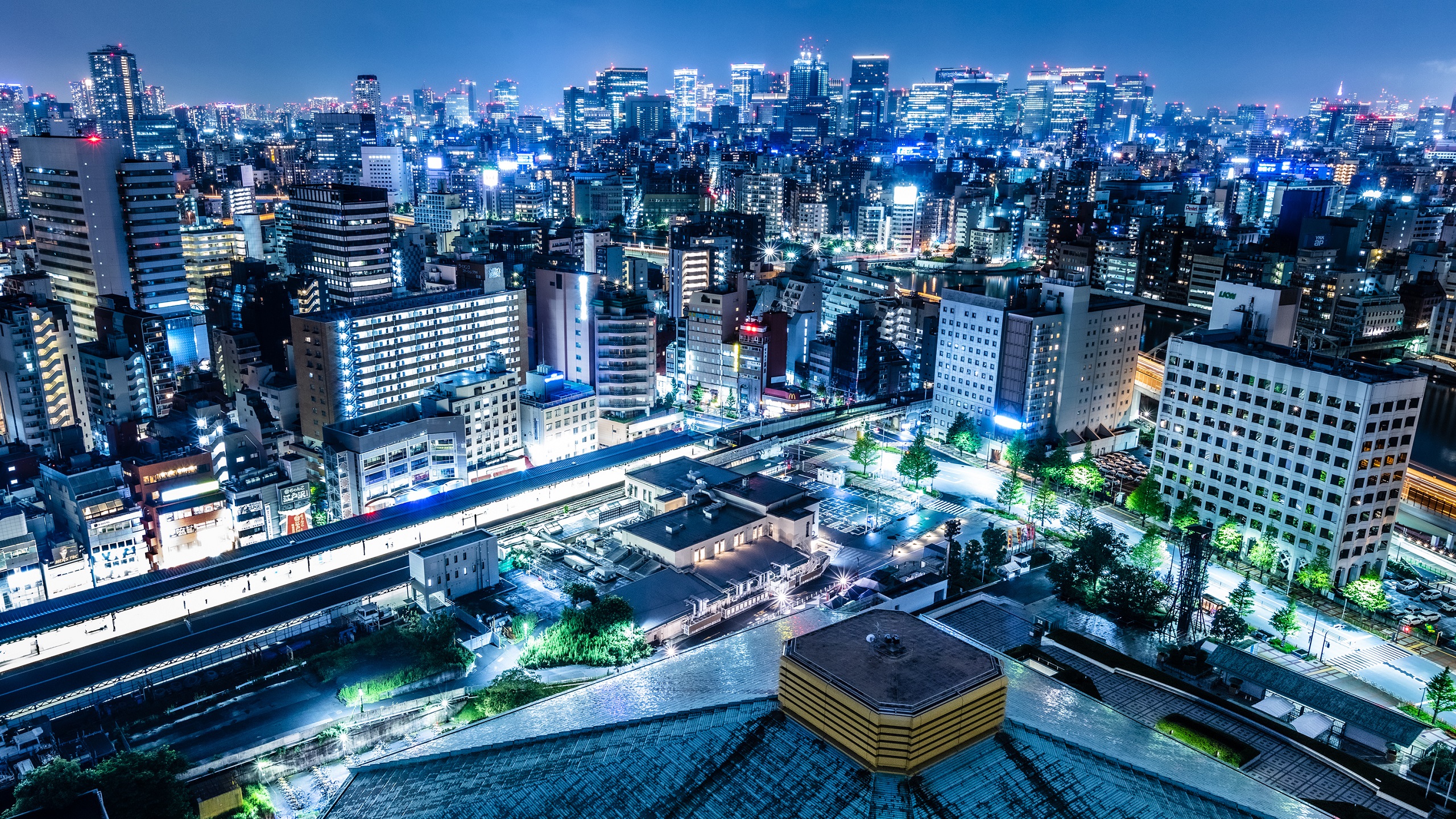 JR両国駅・両国国技館方面夜景