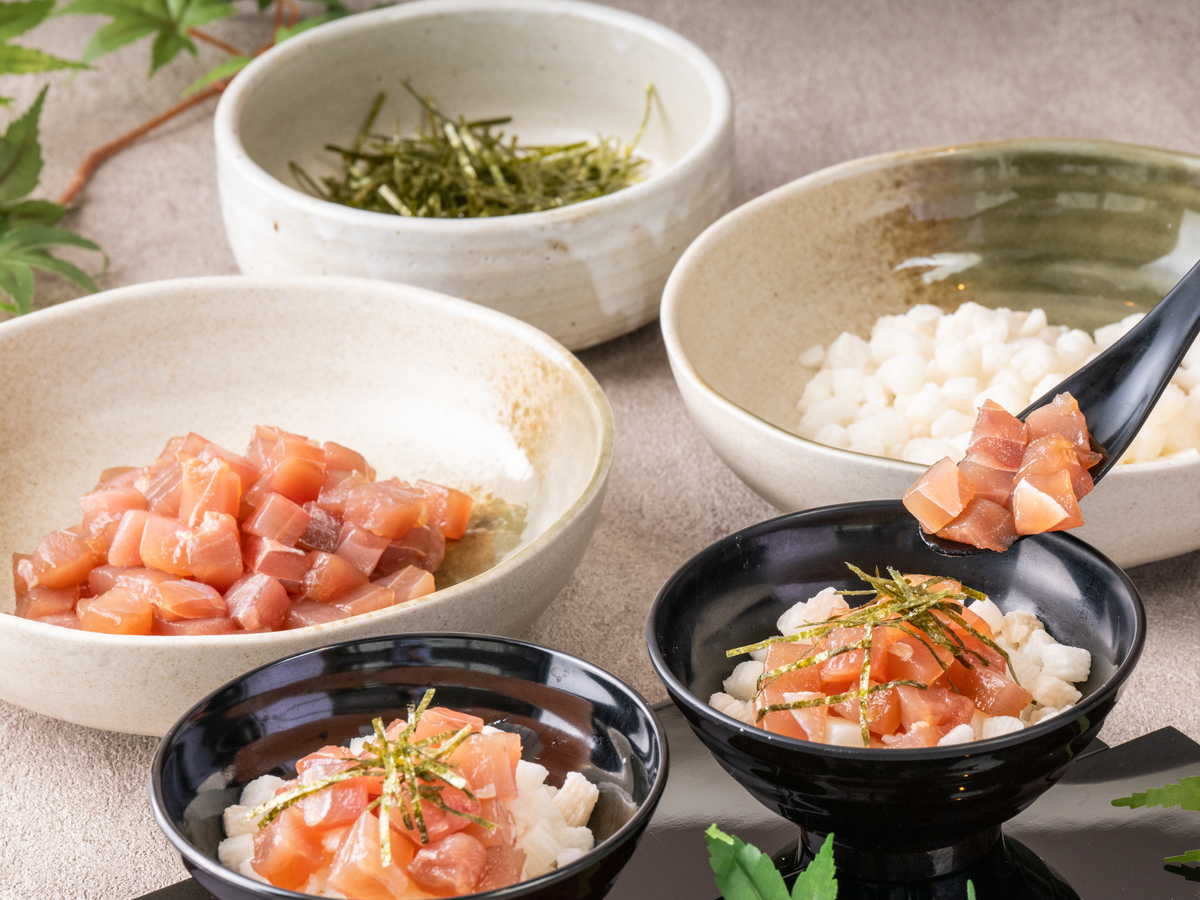 朝食：【これだけは食べて欲しい５大メニュー】　　⑤漬けマグロと長芋丼（土日祝日提供）