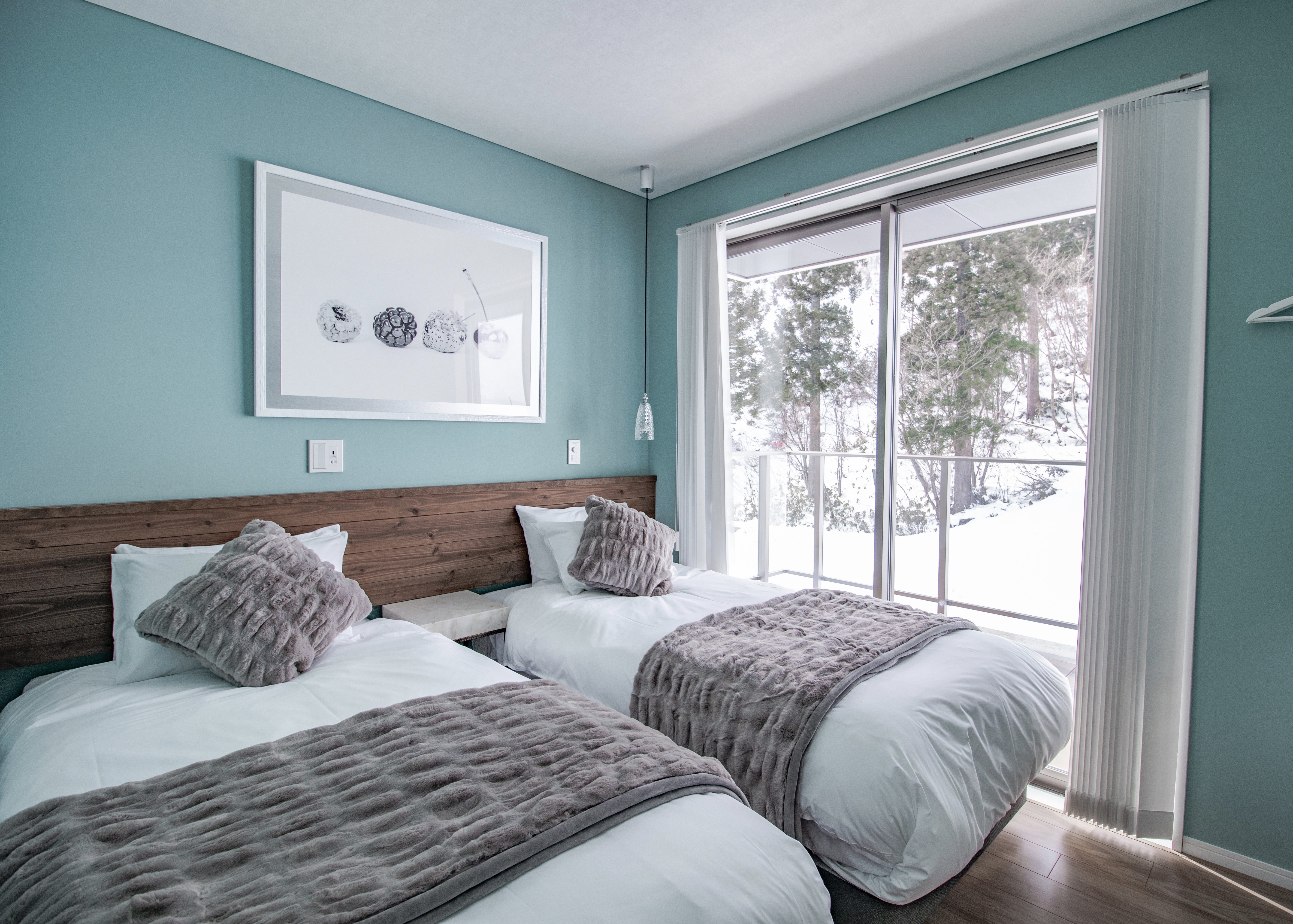 マウンテンサイドバルコニー付き2寝室２バスペントハウス　ベッドルーム１