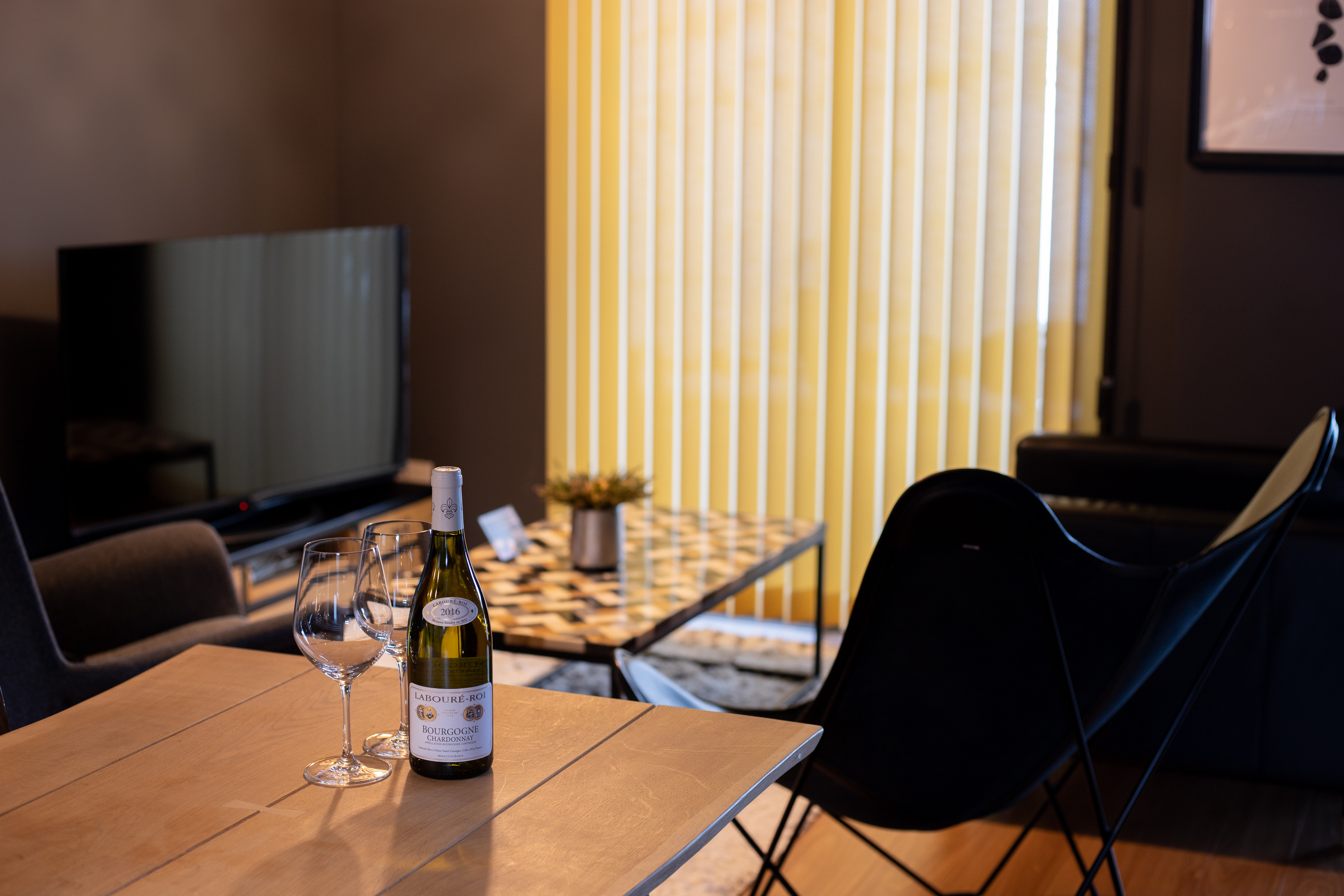 マウンテンサイド11坪デッキ付き3寝室２バススイート　リビング