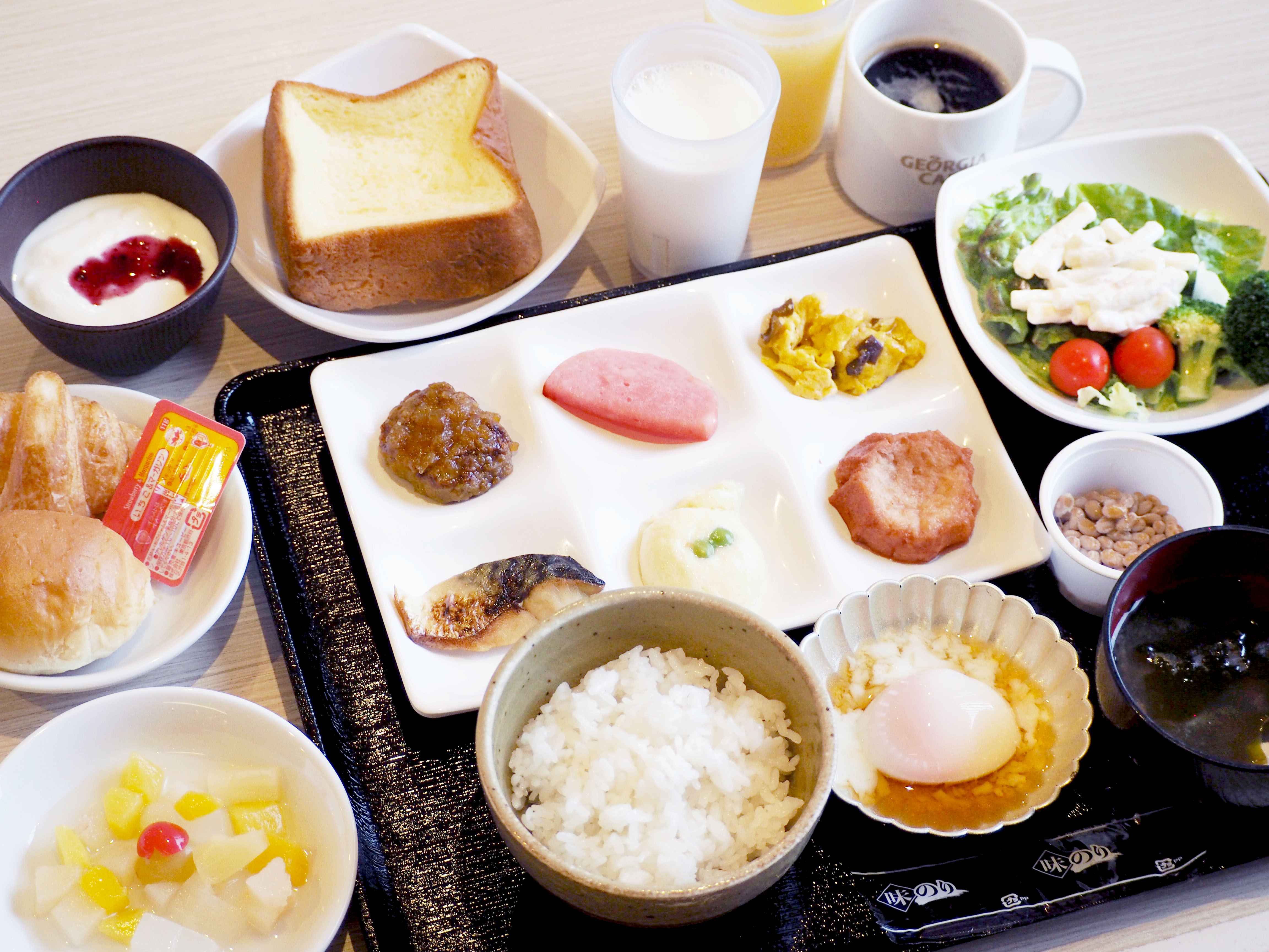 朝食盛り付け例