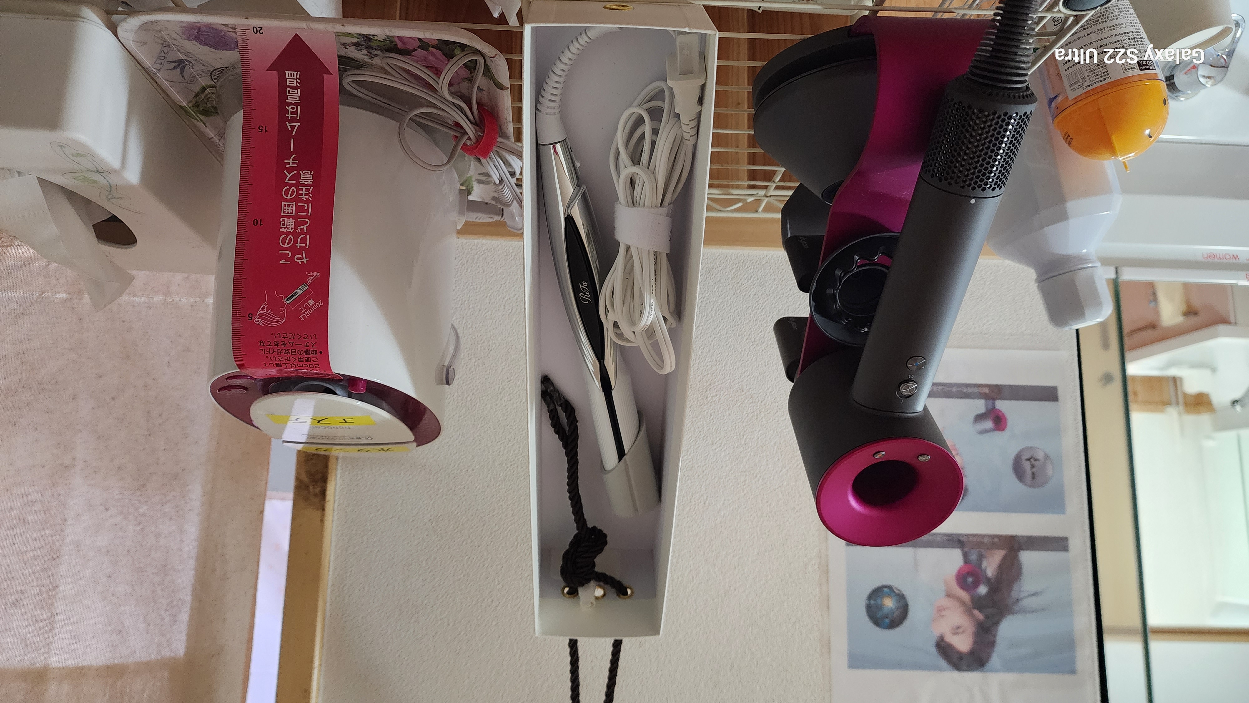 ダイソンのドライヤー　リファのヘアアイロン　スチーム