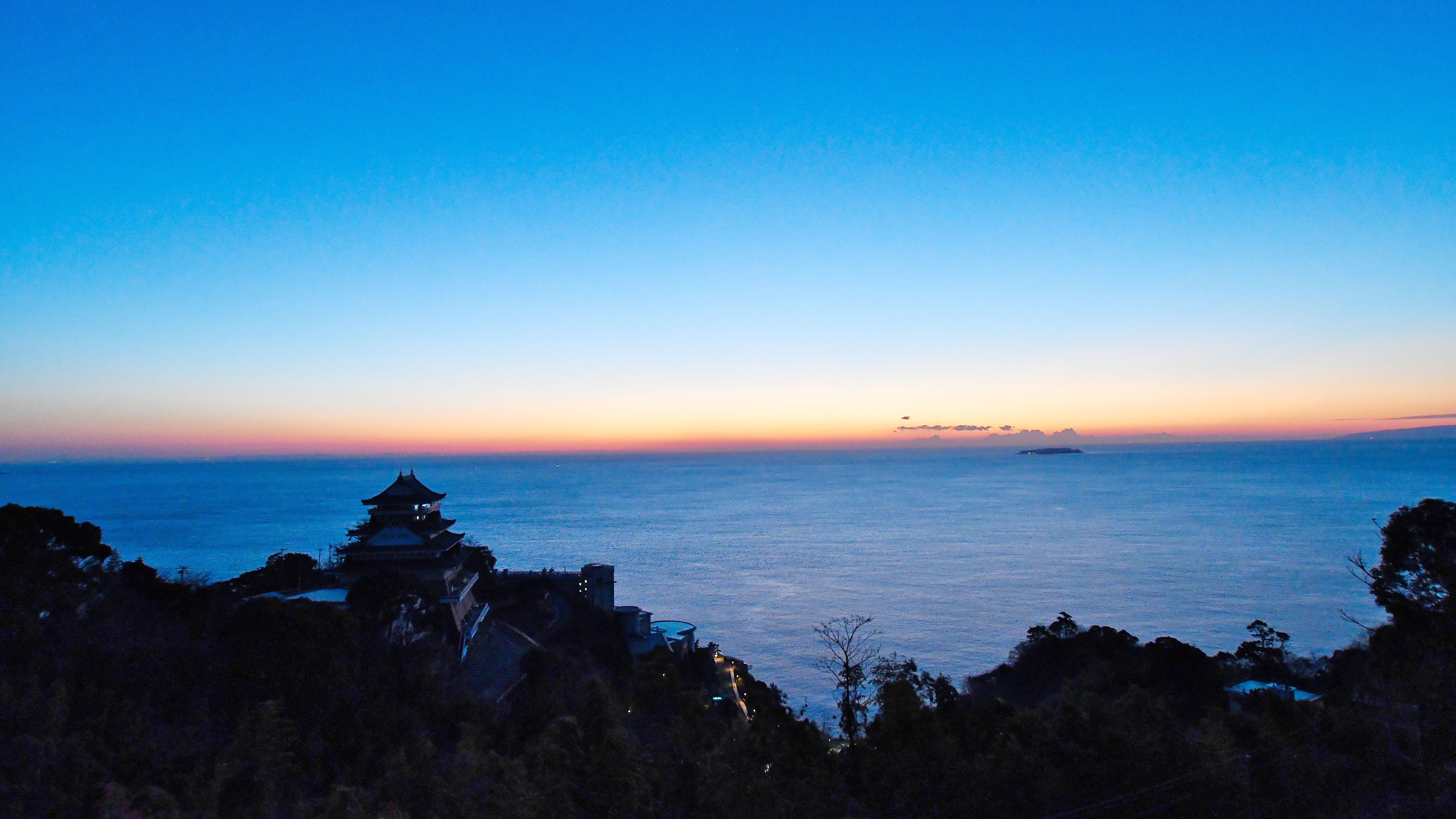 水平線から広がるグラデーションに感動