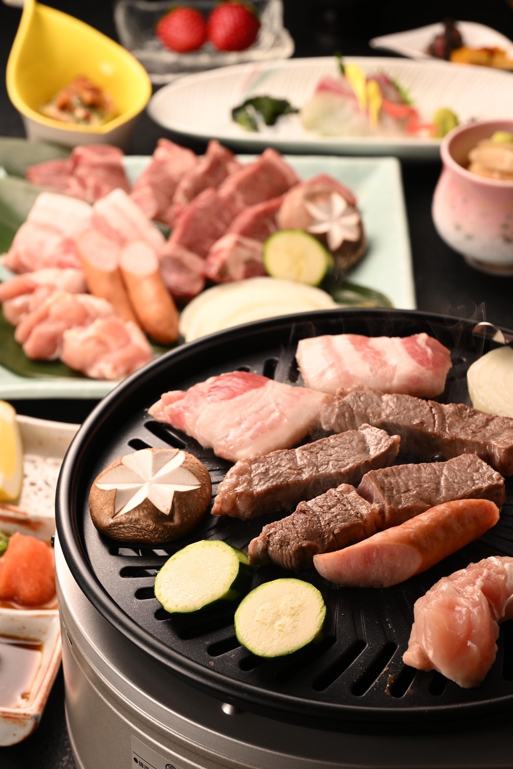 満腹！三種のお肉で肉三昧！『牛リブロース・熊野ポーク・紀の国みかんどり』食べ放題プラン